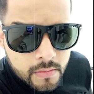 Meet your Posher, Emanuel